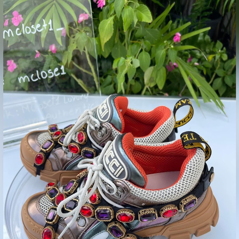 Like new Gucci Flashtreck - Picture 5 of 13